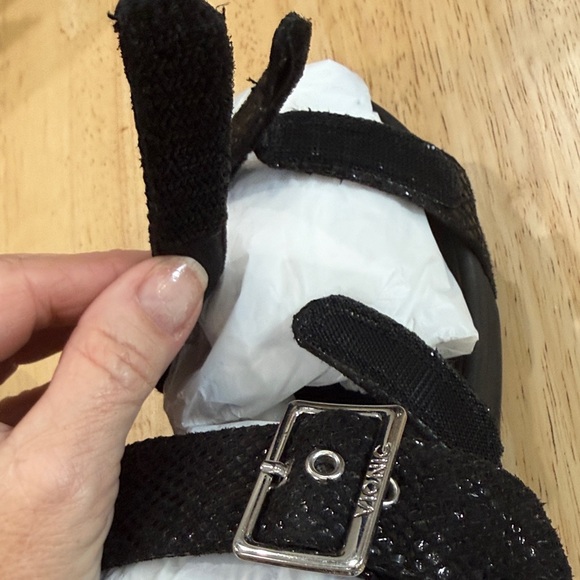 Vionic”Rio” Black shiny shimmery Snakeskin print sandals - Picture 11 of 11